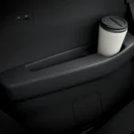 Cup Holder di Baris Ketiga