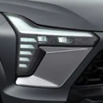 Lampu Depan T-Shape yang Ikonik
