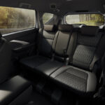 Head Rest Tengah di Baris Kedua